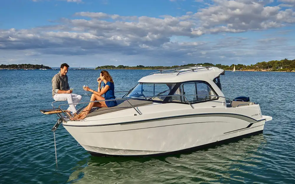 slider 2 Beneteau Antares 7 OB