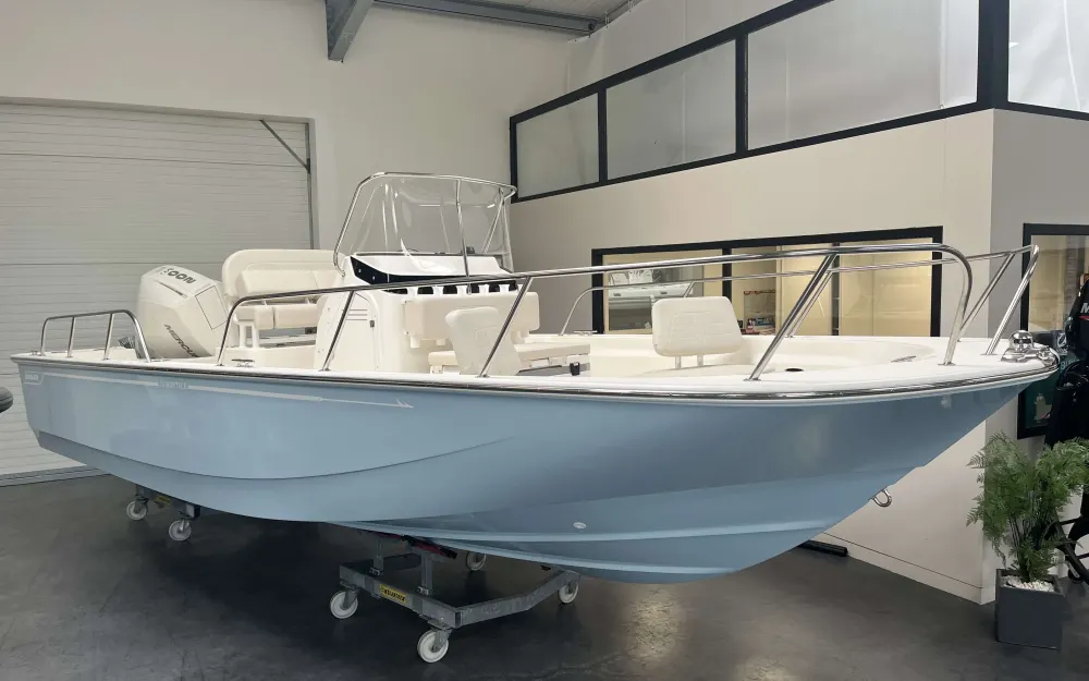 Boston WhalerBoston Whaler 210 Montauk