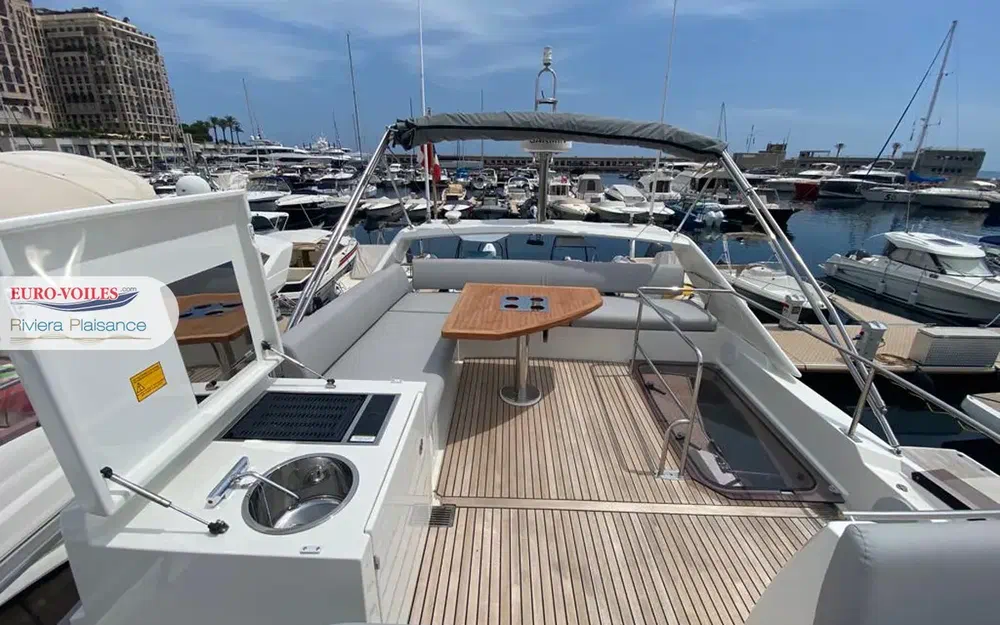 slider 9 Prestige Yachts 460 Fly