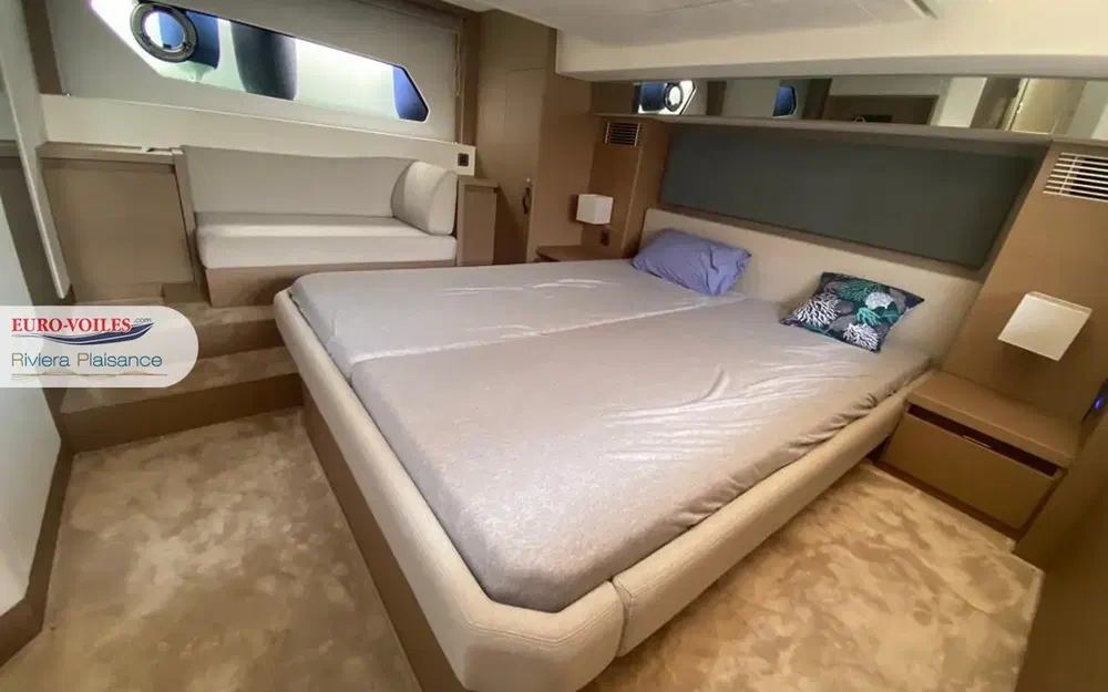 slider 16 Prestige Yachts 460 Fly