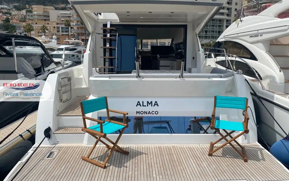 slider 3 Prestige Yachts 460 Fly