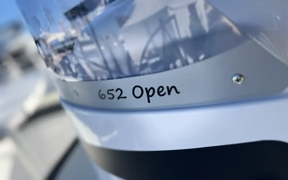 slider 1 B2 Marine Cap Ferret 652 Open