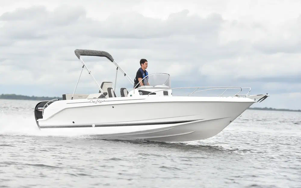 slider 0 B2 Marine Cap Ferret 652