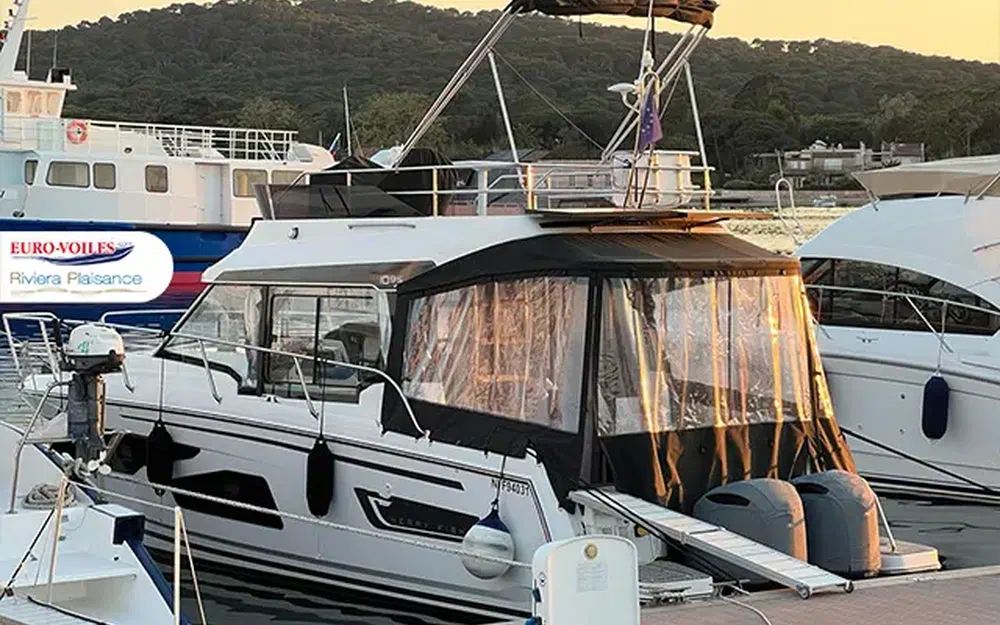 slider 2 Jeanneau Merry Fisher 1095