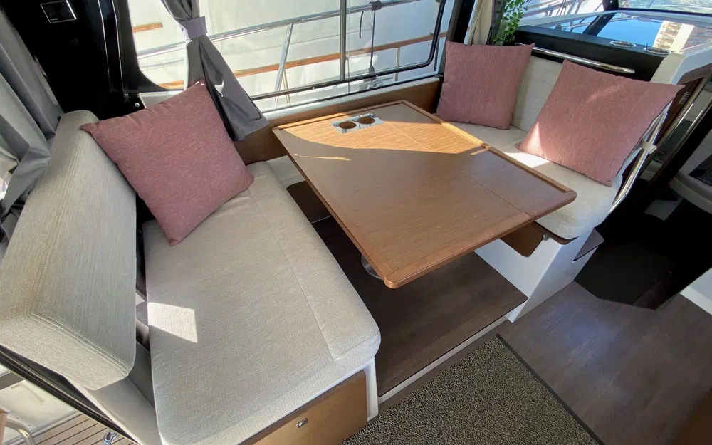 slider 9 Jeanneau Merry Fisher 1095