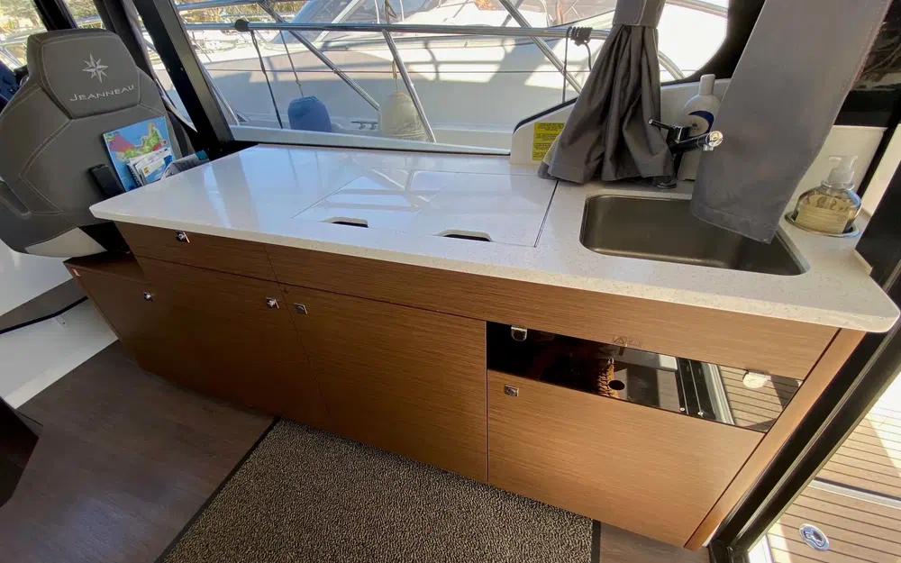 slider 10 Jeanneau Merry Fisher 1095