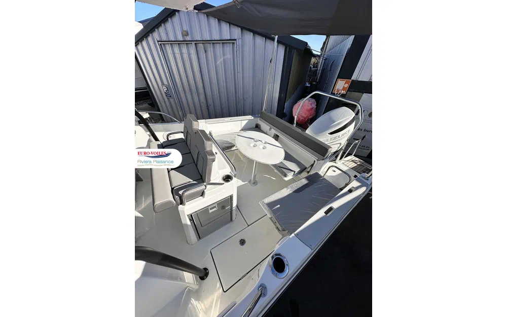 slider 9 Jeanneau Cap Camarat 7.5 WA