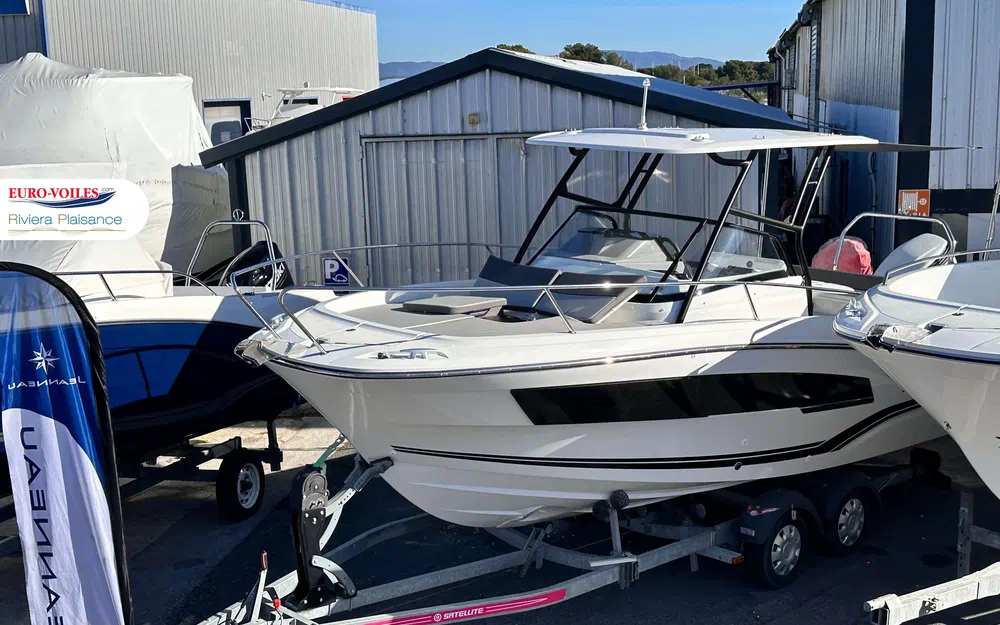 slider 1 Jeanneau Cap Camarat 7.5 WA