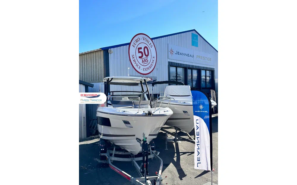 slider 3 Jeanneau Cap Camarat 7.5 WA