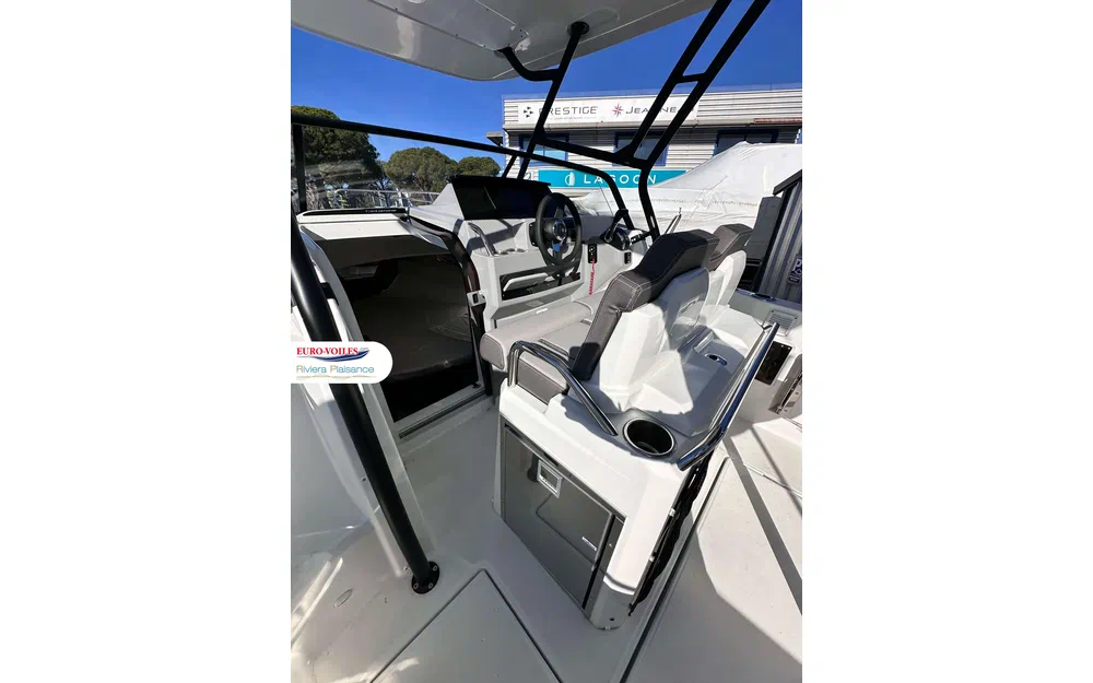 slider 5 Jeanneau Cap Camarat 7.5 WA