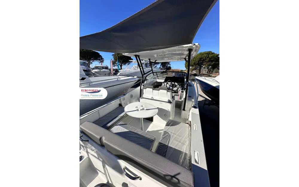 slider 7 Jeanneau Cap Camarat 7.5 WA