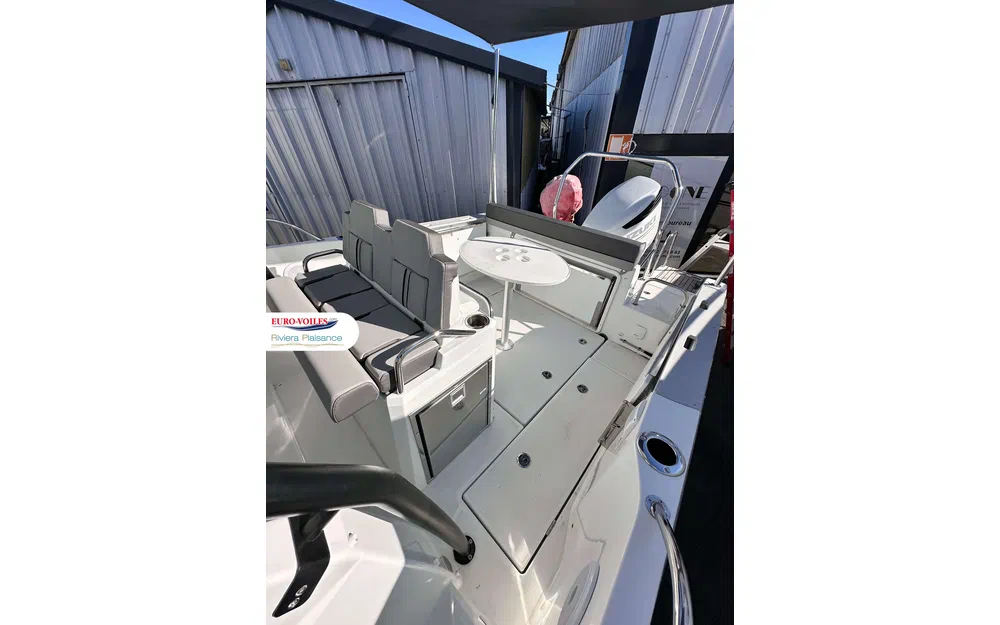 slider 8 Jeanneau Cap Camarat 7.5 WA