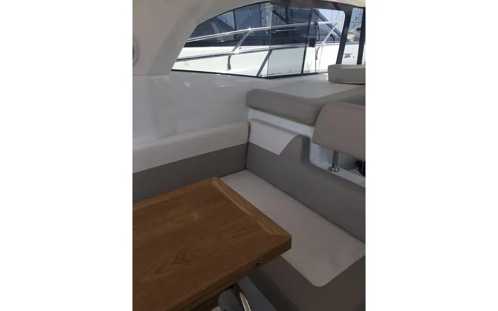 slider 1 Jeanneau Leader 36