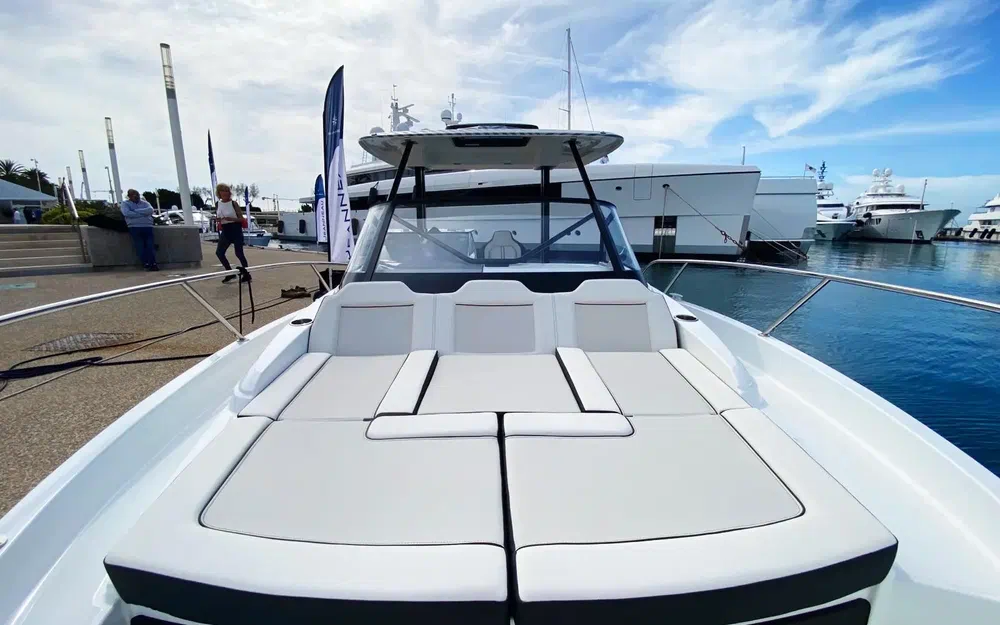 slider 9 Jeanneau Cap Camarat 9.0 WA