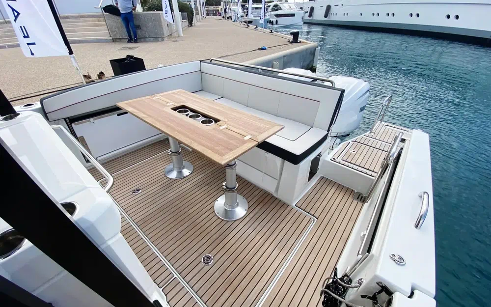 slider 3 Jeanneau Cap Camarat 9.0 WA