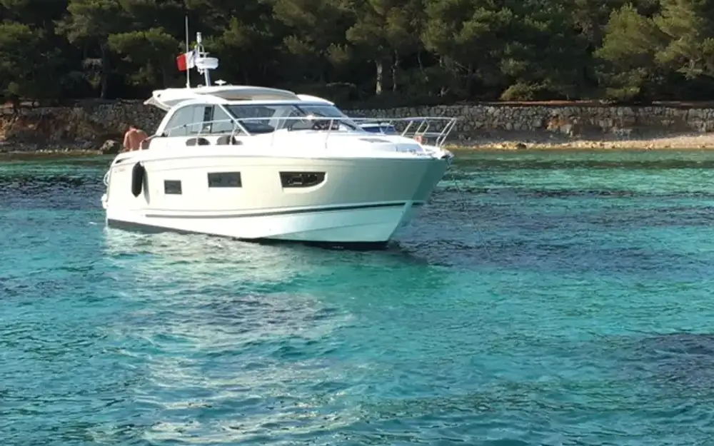 slider 0 Jeanneau Leader 40 Sportop