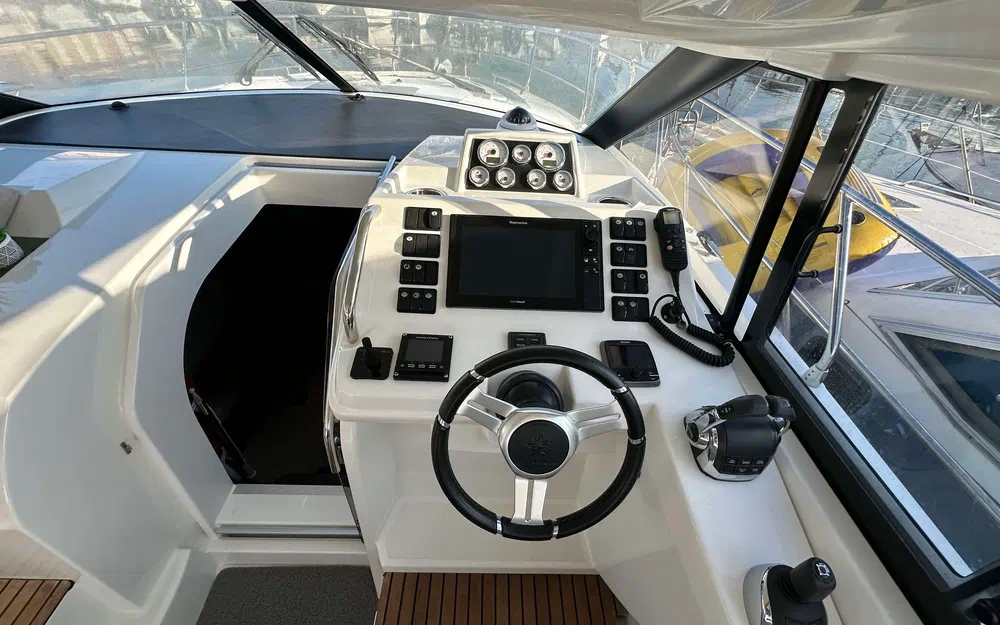 slider 13 Jeanneau Leader 40