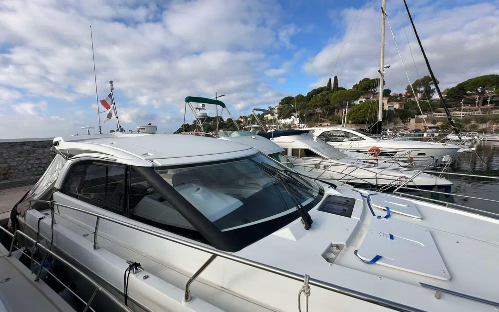 slider 17 Jeanneau Leader 40