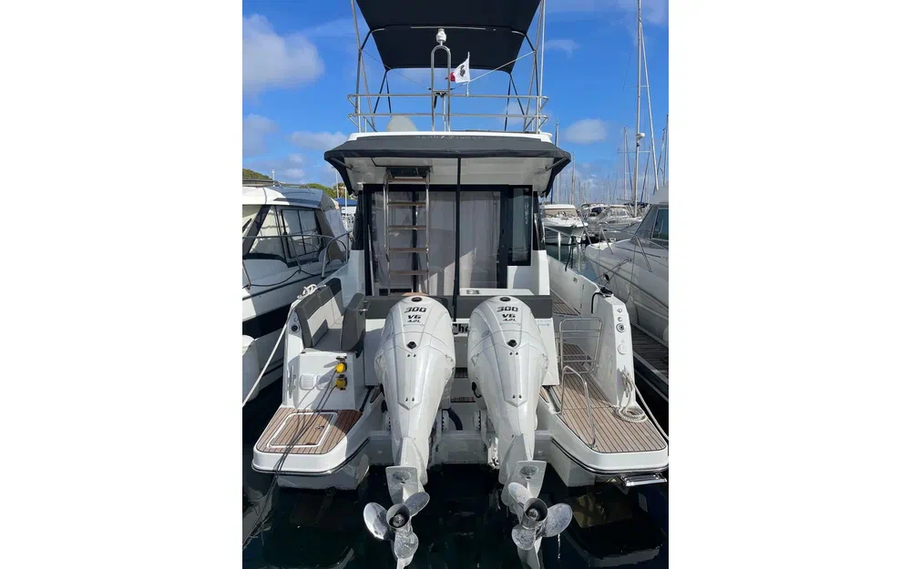 slider 2 Jeanneau Merry Fisher 1095