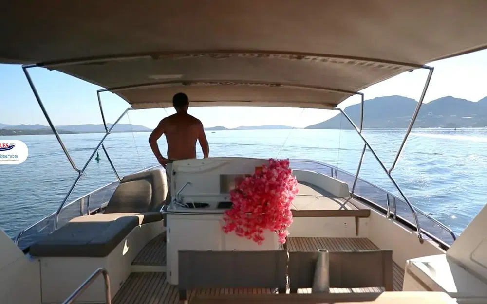 slider 10 Prestige Yachts 620 Fly