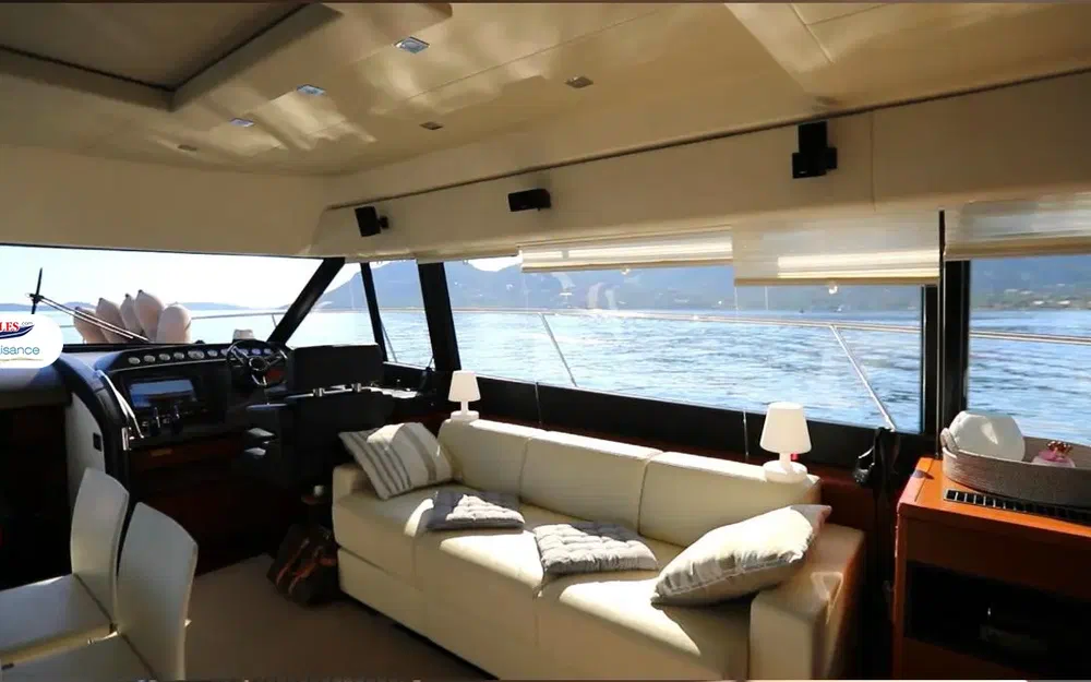 slider 3 Prestige Yachts 620 Fly