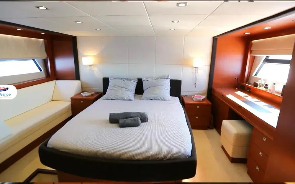 slider 5 Prestige Yachts 620 Fly