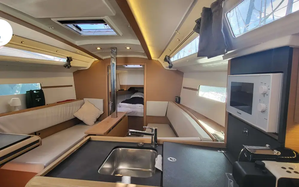 slider 4 Jeanneau Sun Odyssey 349