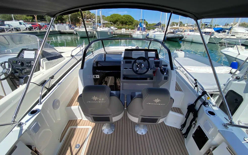 slider 8 Jeanneau Cap Camarat 7.5 WA