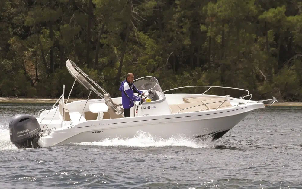 slider 6 B2 Marine Cap Ferret 702