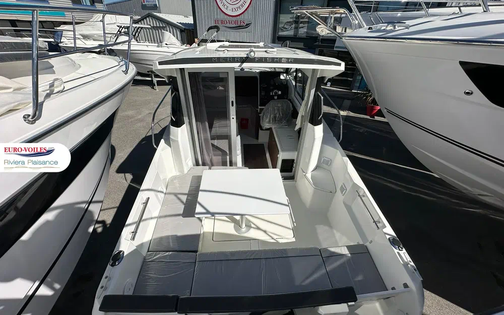 slider 2 Jeanneau Merry Fisher 695