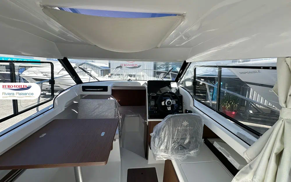 slider 4 Jeanneau Merry Fisher 695