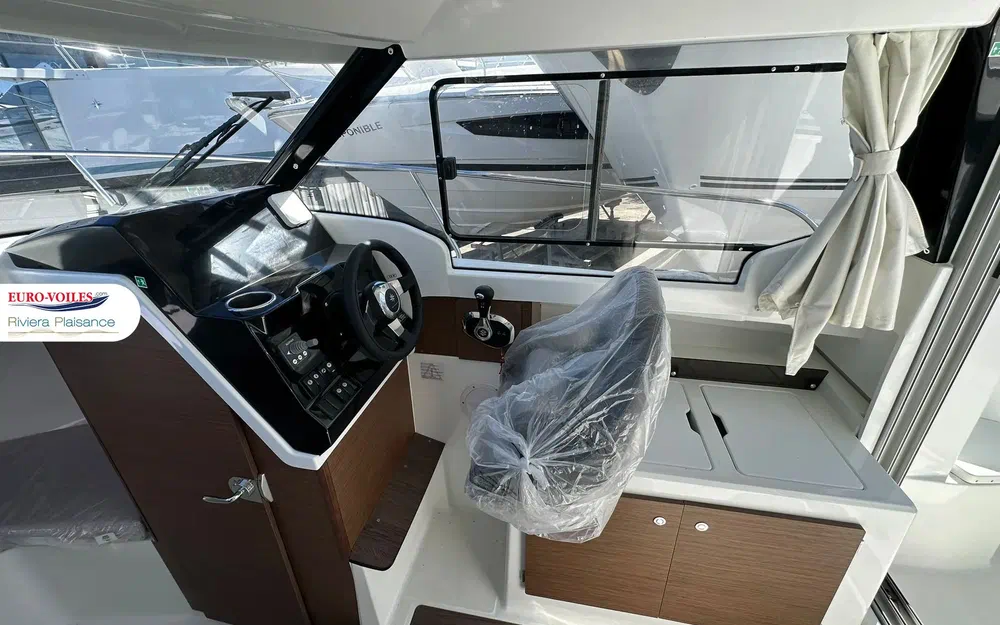 slider 7 Jeanneau Merry Fisher 695