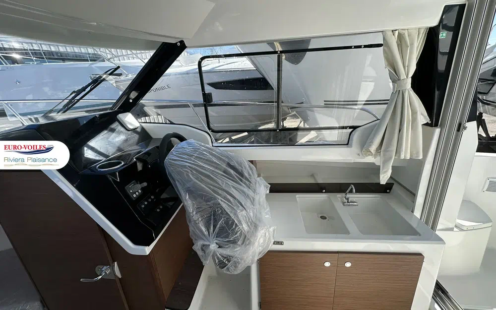 slider 8 Jeanneau Merry Fisher 695