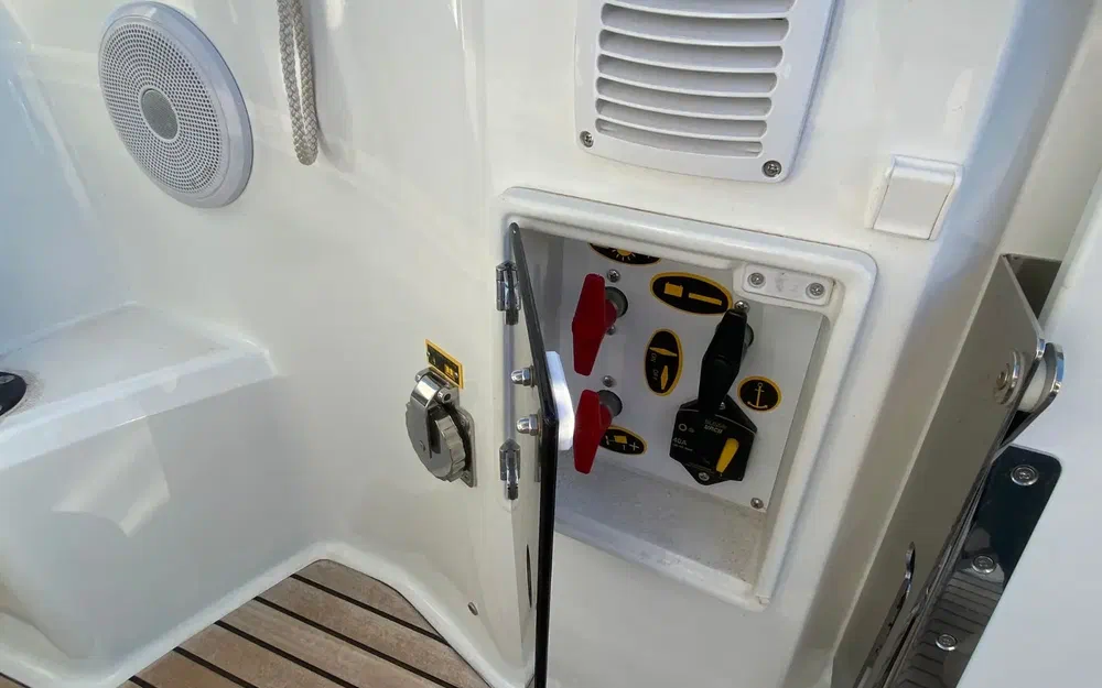 slider 9 Jeanneau Cap Camarat 7.5 WA