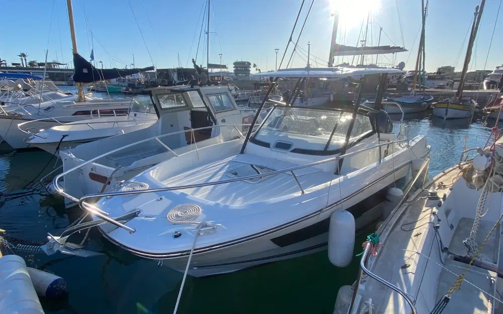 slider 1 Jeanneau Cap Camarat 7.5 WA