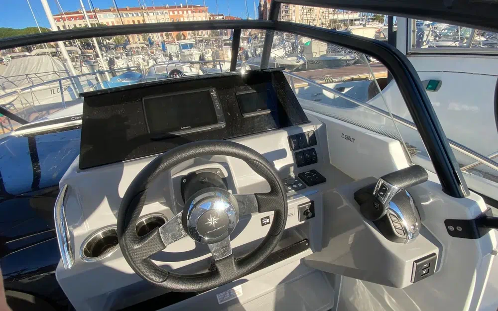 slider 5 Jeanneau Cap Camarat 7.5 WA