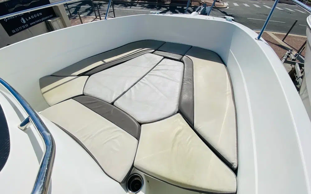 slider 9 Jeanneau Cap Camarat 7.5 CC