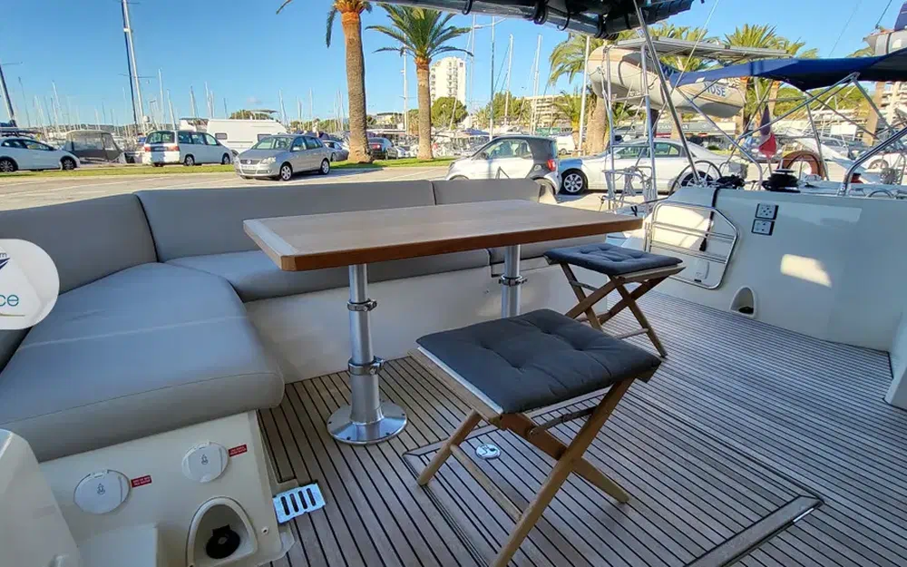 slider 1 Prestige Yachts 460 S