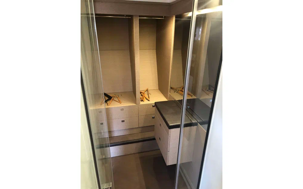 slider 12 Prestige Yachts 560 Fly