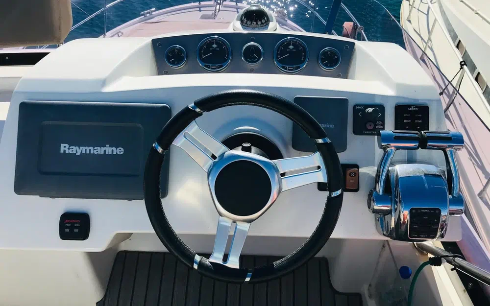 slider 4 Prestige Yachts 400 Fly