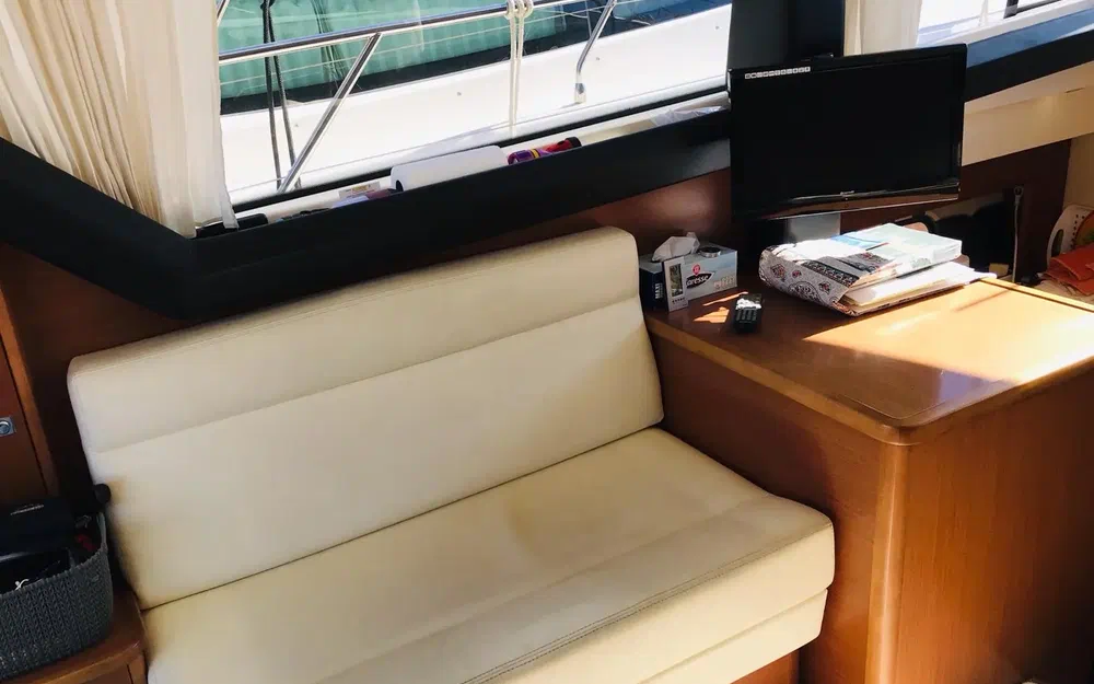 slider 7 Prestige Yachts 400 Fly