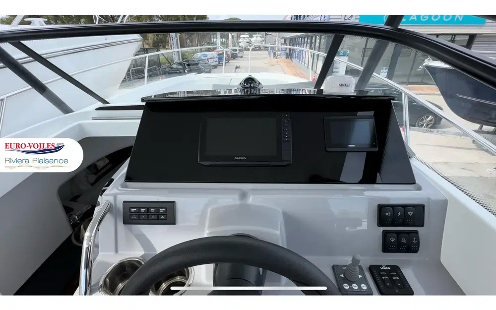 slider 10 Jeanneau Cap Camarat 7.5 WA