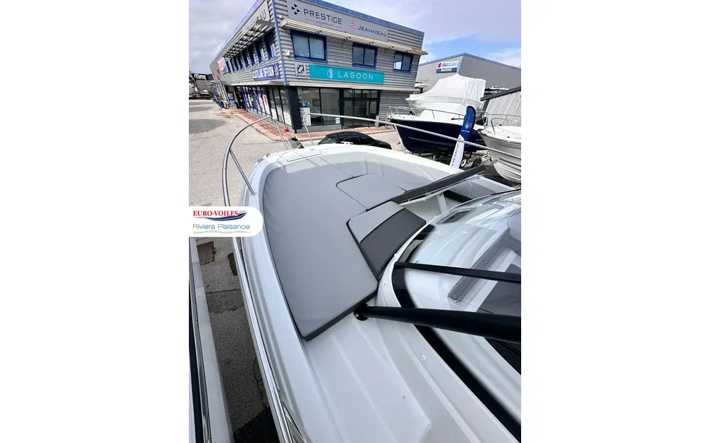 slider 11 Jeanneau Cap Camarat 7.5 WA