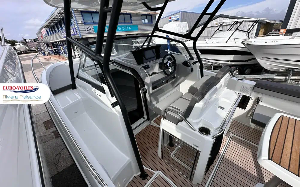 slider 2 Jeanneau Cap Camarat 7.5 WA