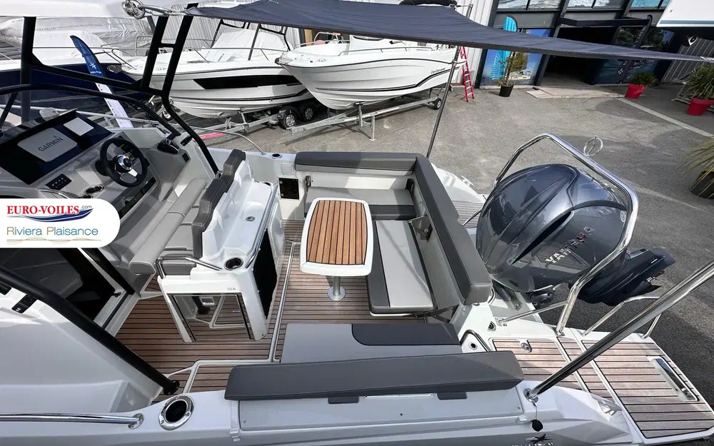 slider 5 Jeanneau Cap Camarat 7.5 WA