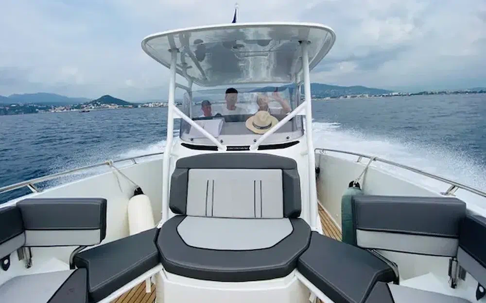 slider 0 Jeanneau Cap Camarat 7.5 CC