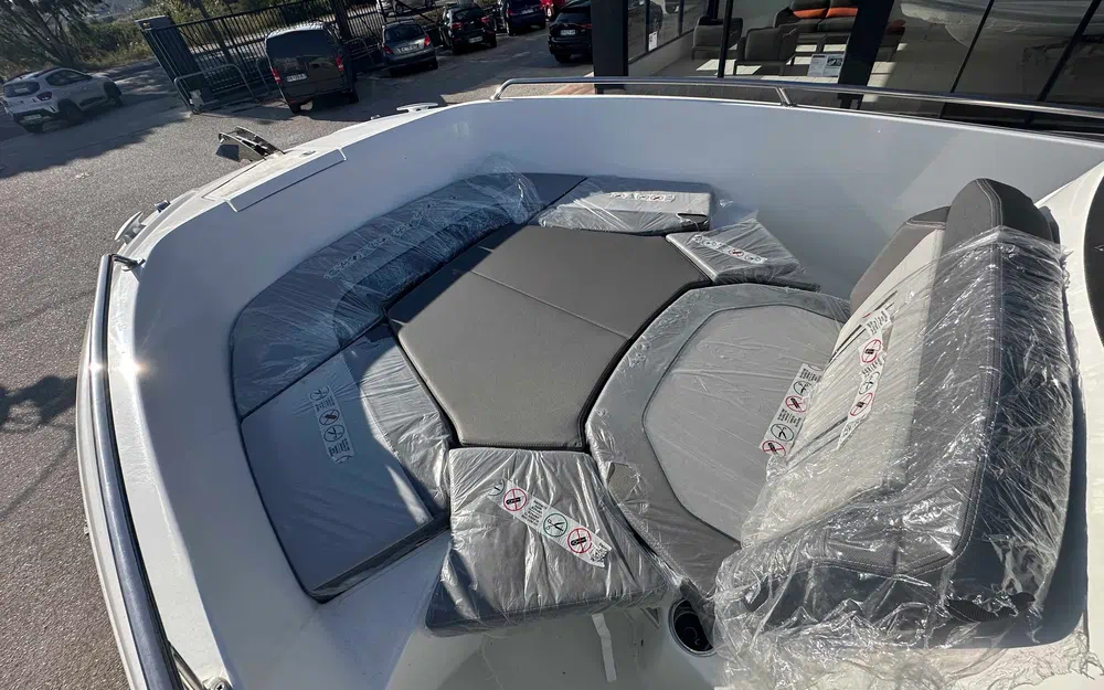 slider 9 Jeanneau Cap Camarat 7.5 CC