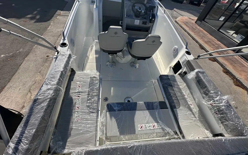 slider 10 Jeanneau Cap Camarat 7.5 CC