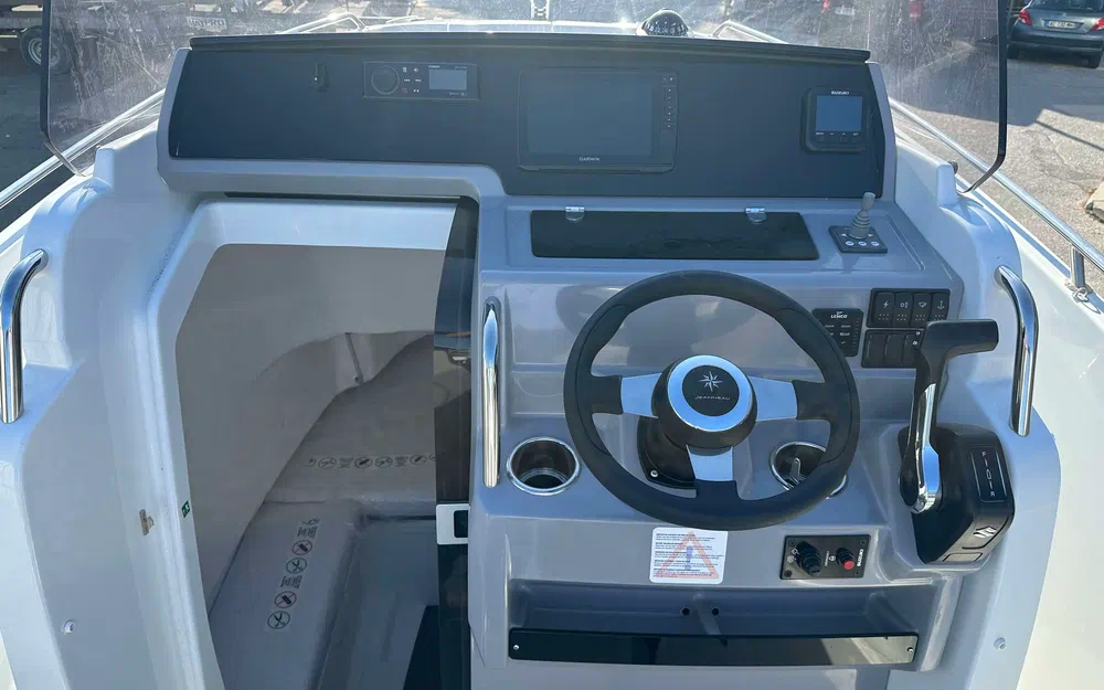 slider 6 Jeanneau Cap Camarat 7.5 CC