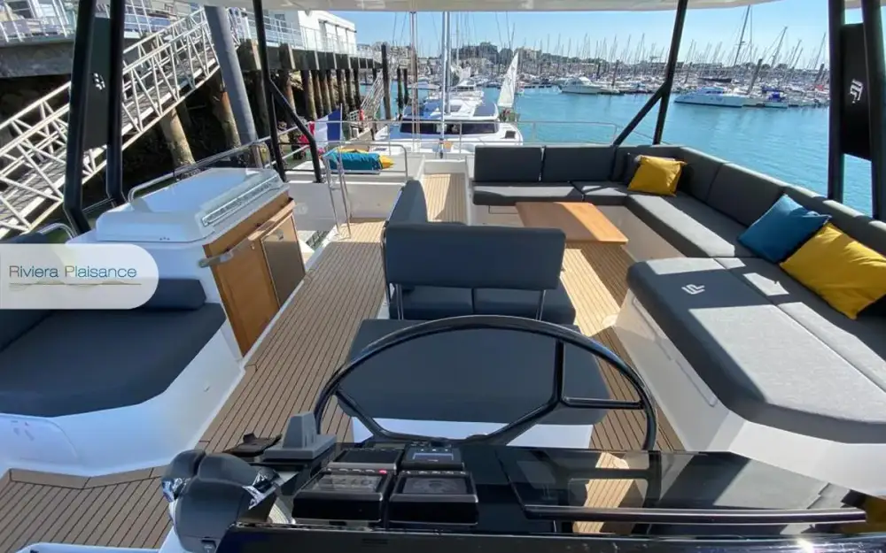 slider 9 Fountaine Pajot Samana 59